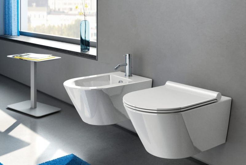 Muszla toaletowa oraz bidet Liniger wykonane z ceramiki sanitarnej